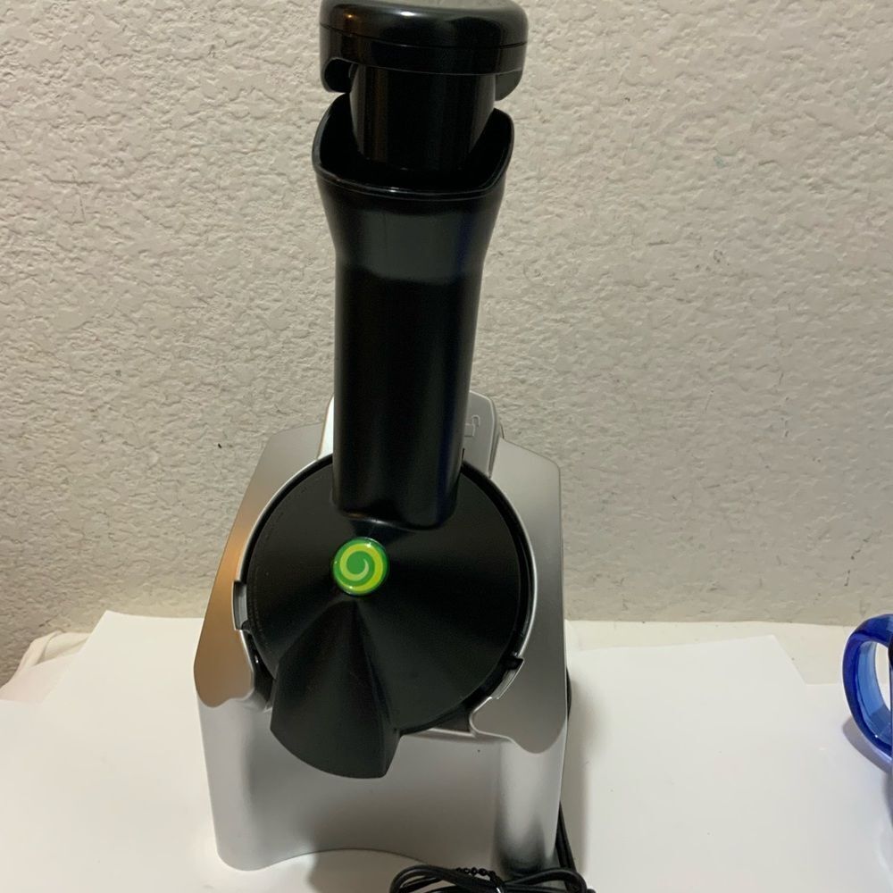 Yonanas Frozen Dessert Machine Maker Electric Healthy Treat Fruit B6